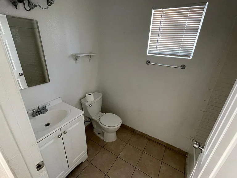 1725 E Pepper Cir #1 — Photo 11