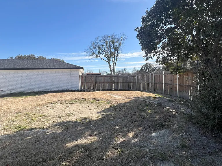 742 Royal Oaks Dr — Photo 13