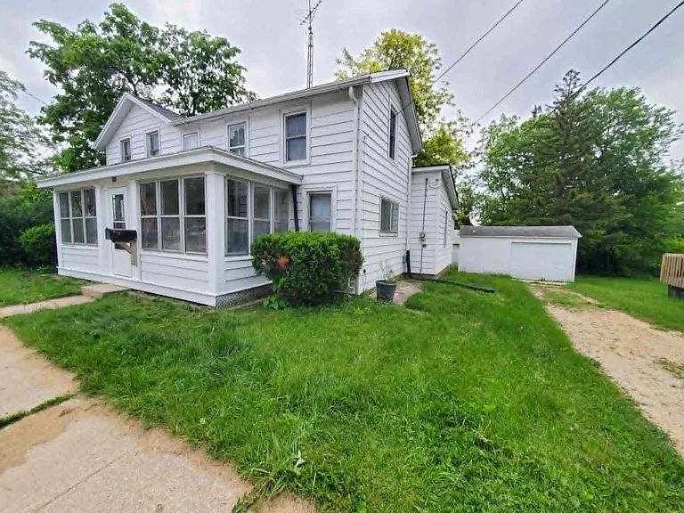 208 W Candise St — Photo 1