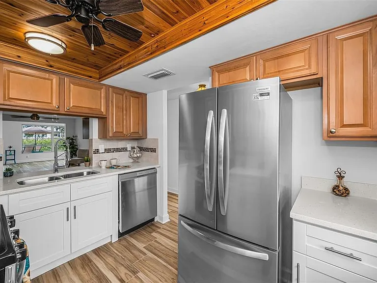 4200 Hampton Dr — Photo 19