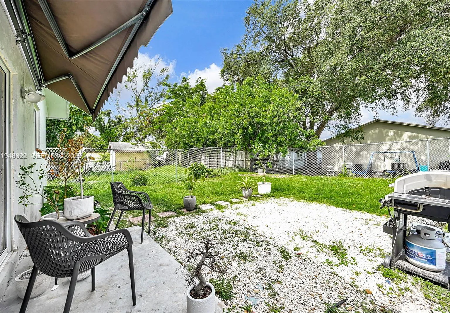 3 bed, 2.0 bath, 1199 sqft, $2,950 — Photo 3