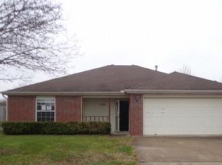 400 Bonanza St, Centerton, AR 72719
