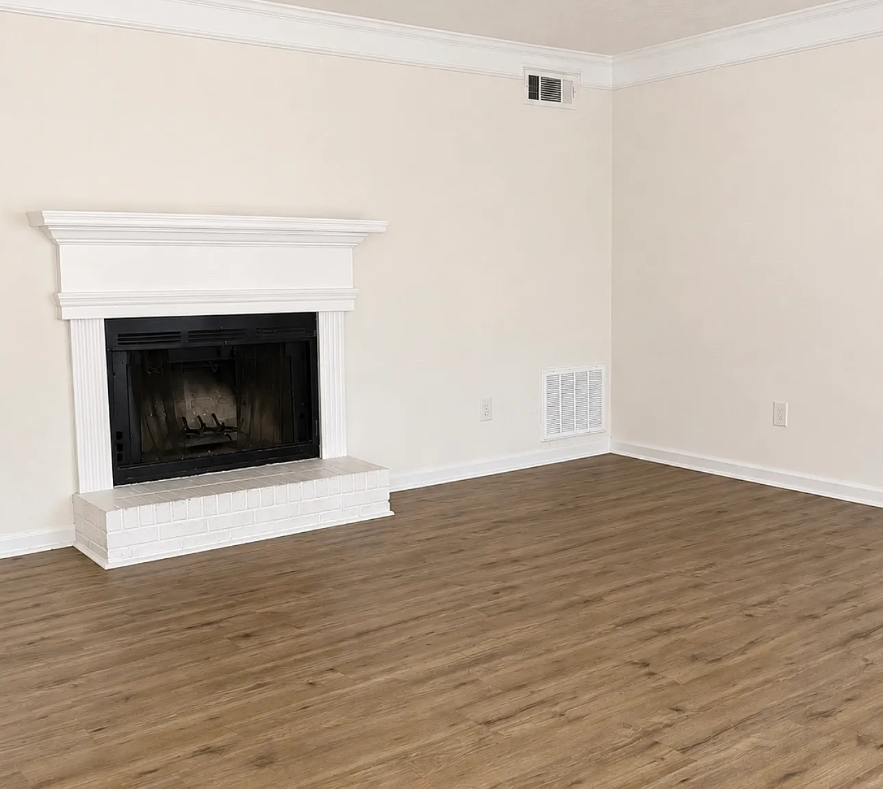 193 Seagraves Dr — Photo 4