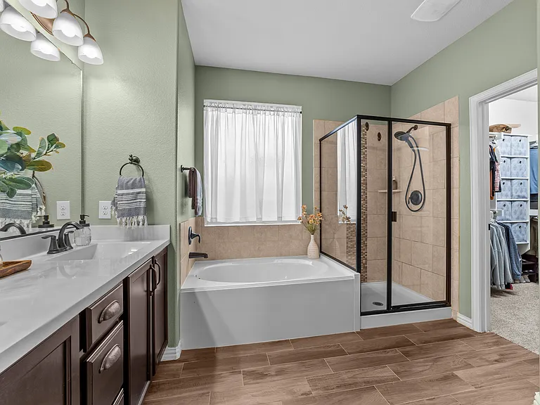 910 Black Hawk Dr — Photo 14