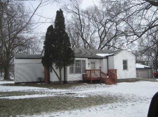 327 S 4th St, Sheldon, IL 60966