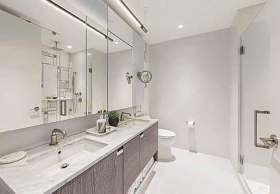 4th image of 1 City Poin APT 15E