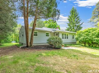 7 Longview Road, Newtown, CT 06482