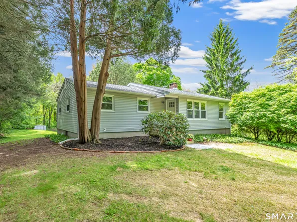 7 Longview Road, Newtown, CT 06482