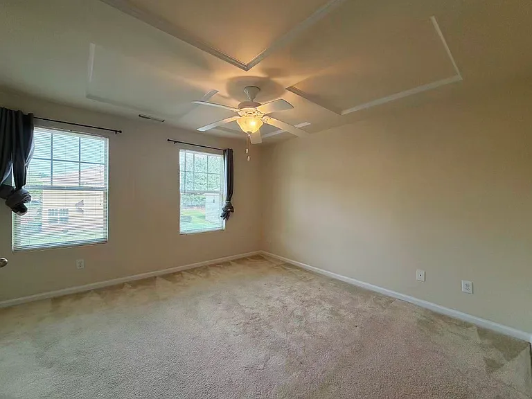 12 Pocono Dr — Photo 10