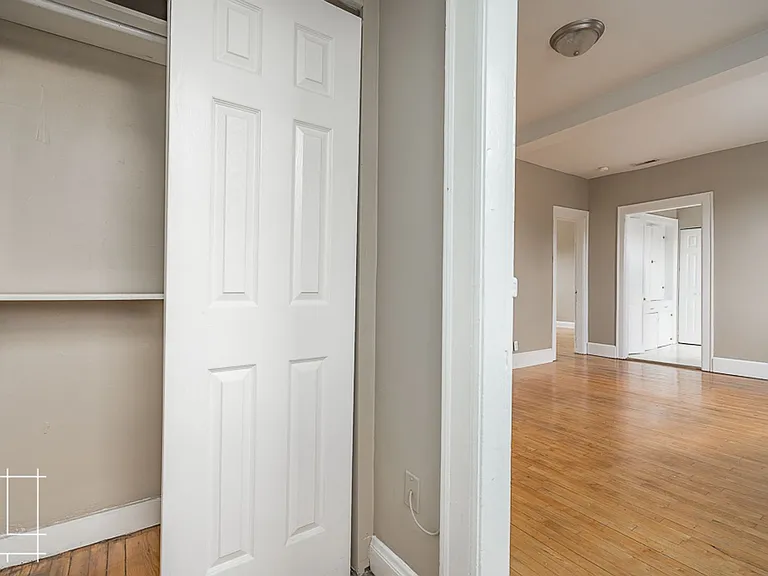 2487 Summit St #2491 — Photo 2