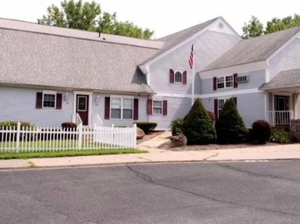 59 Pleasant St #102