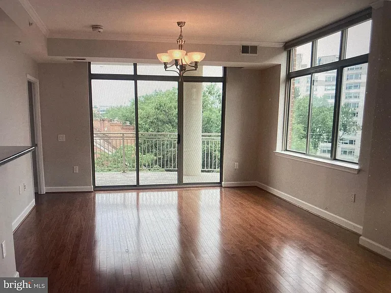 1001 N Randolph St #509 — Photo 3