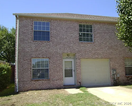 14250 S Hickory St Photo 1