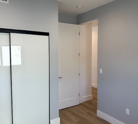 3rd image of 14247 1/4 Sylvan St