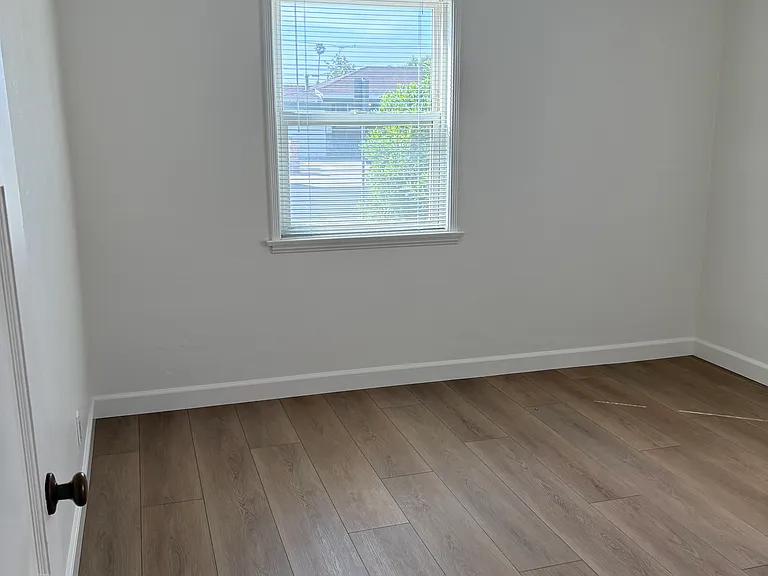 1825 W 149th St — Photo 11