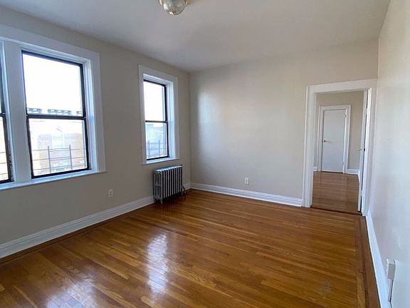 3rd image of 801 21st St APT 43