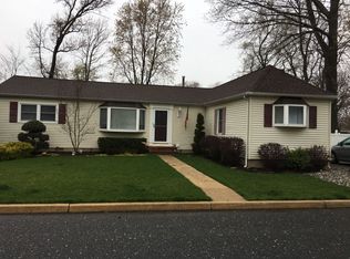 26 Carolina Ave, Port Monmouth, NJ 07758