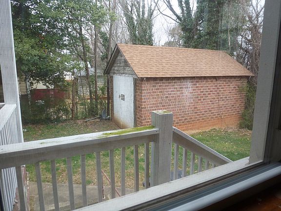 5th image of 2229 Park Ave