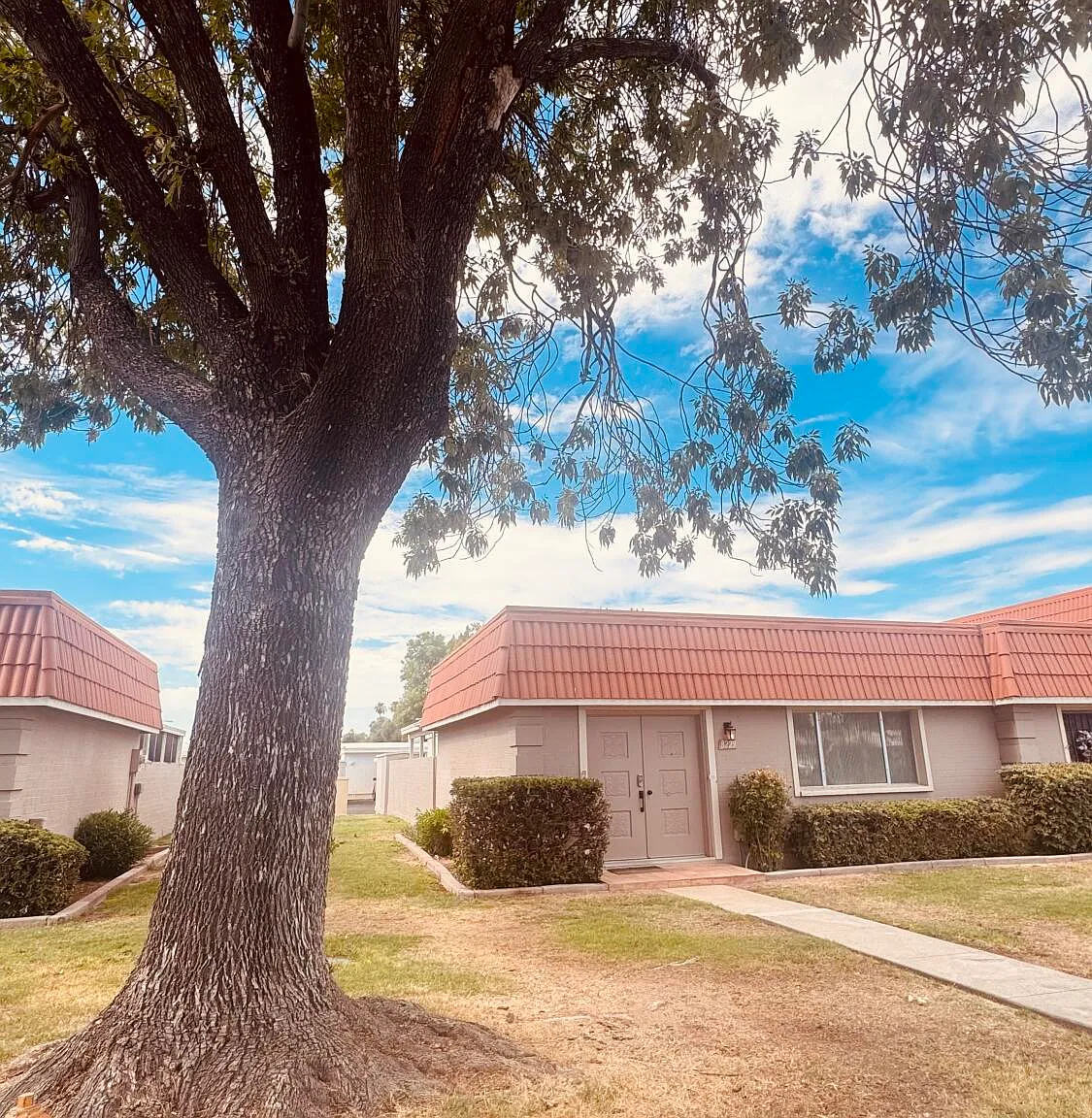 2 bed, 2.0 bath, 1352 sqft, $2,475 — Photo 2