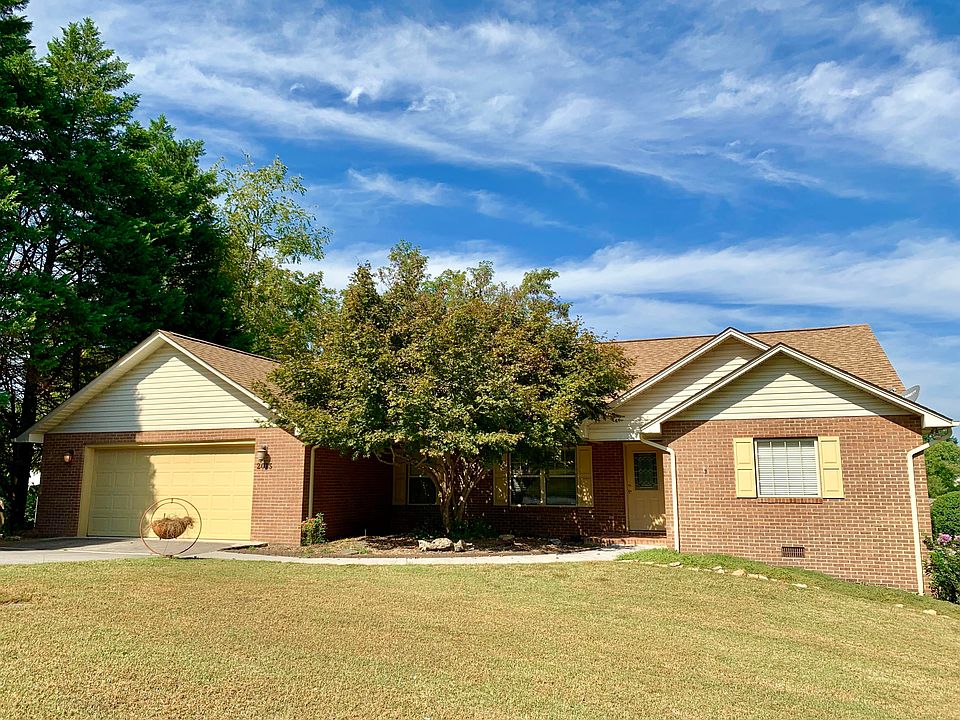 1st image of 2015 Chesterfield Dr