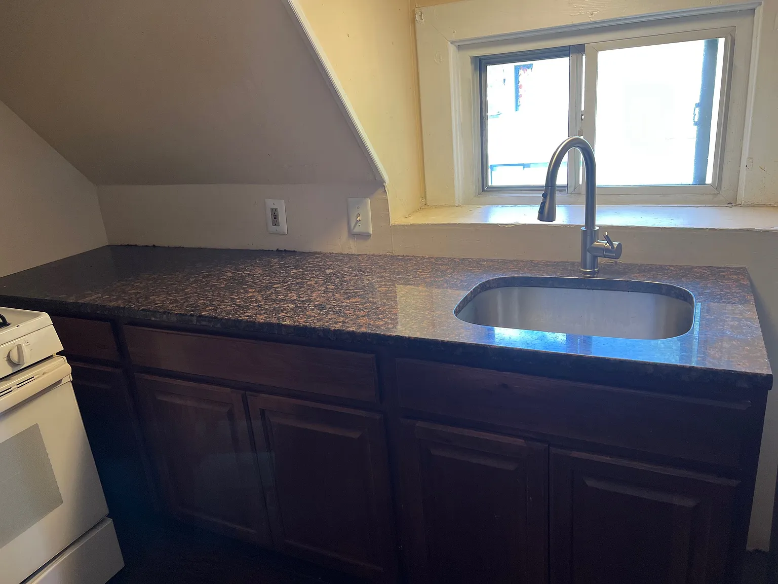 2 bed, 800 sqft, $2,000 — Photo 4