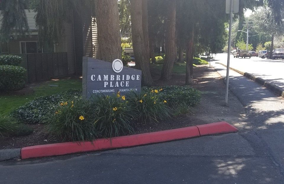 1st image of 11909 93rd Ln NE APT 103