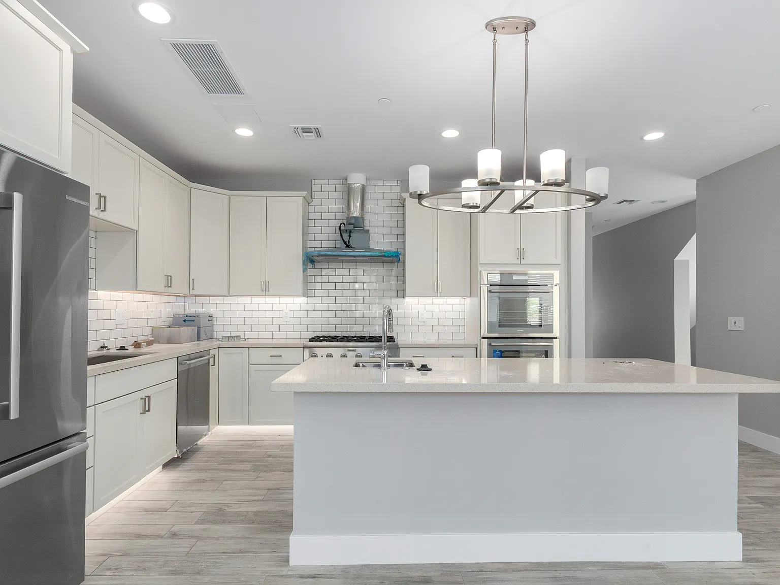 3 bed, 2278 sqft, $4,850 — Photo 4