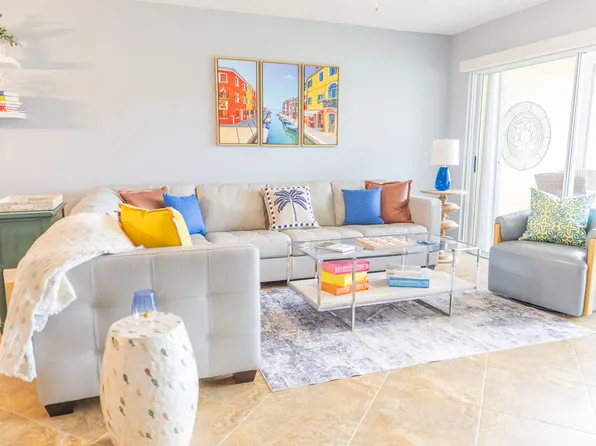 (undisclosed Address), Naples, FL 34110
