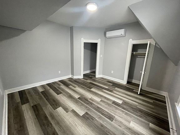 4th image of 115 W College St APT 4