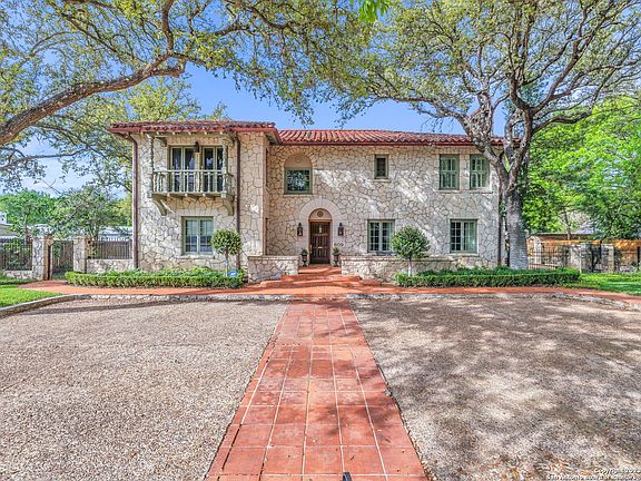 3rd image of 609 E OLMOS DR