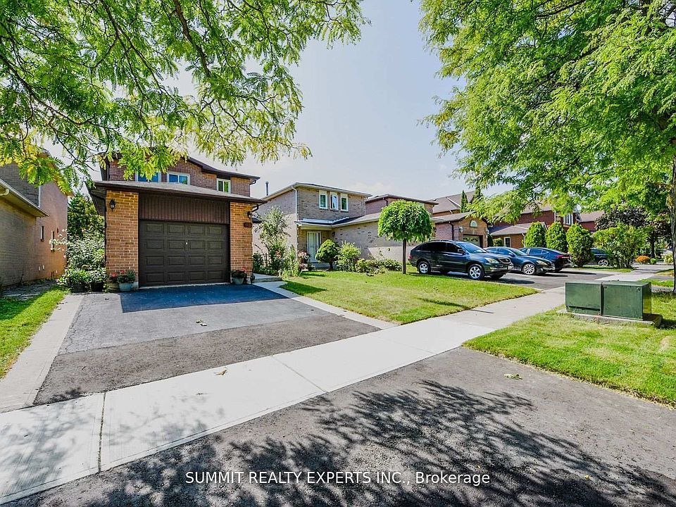 1st image of 95 Muirland Cres