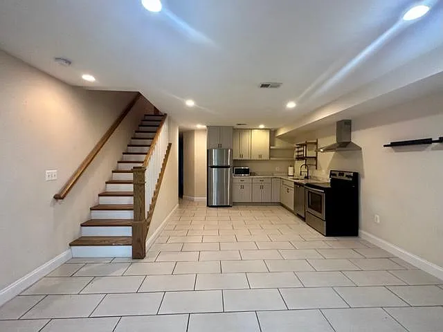 128 Bryant St NW — Photo 3