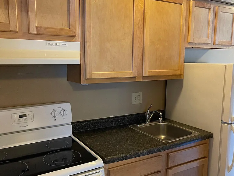 514 S Lucas St #11 — Photo 4