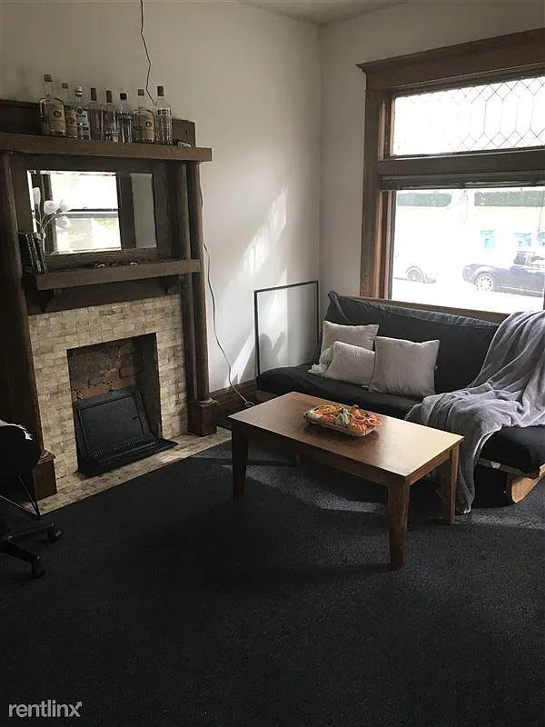 6 bed, $5,950 — Photo 2