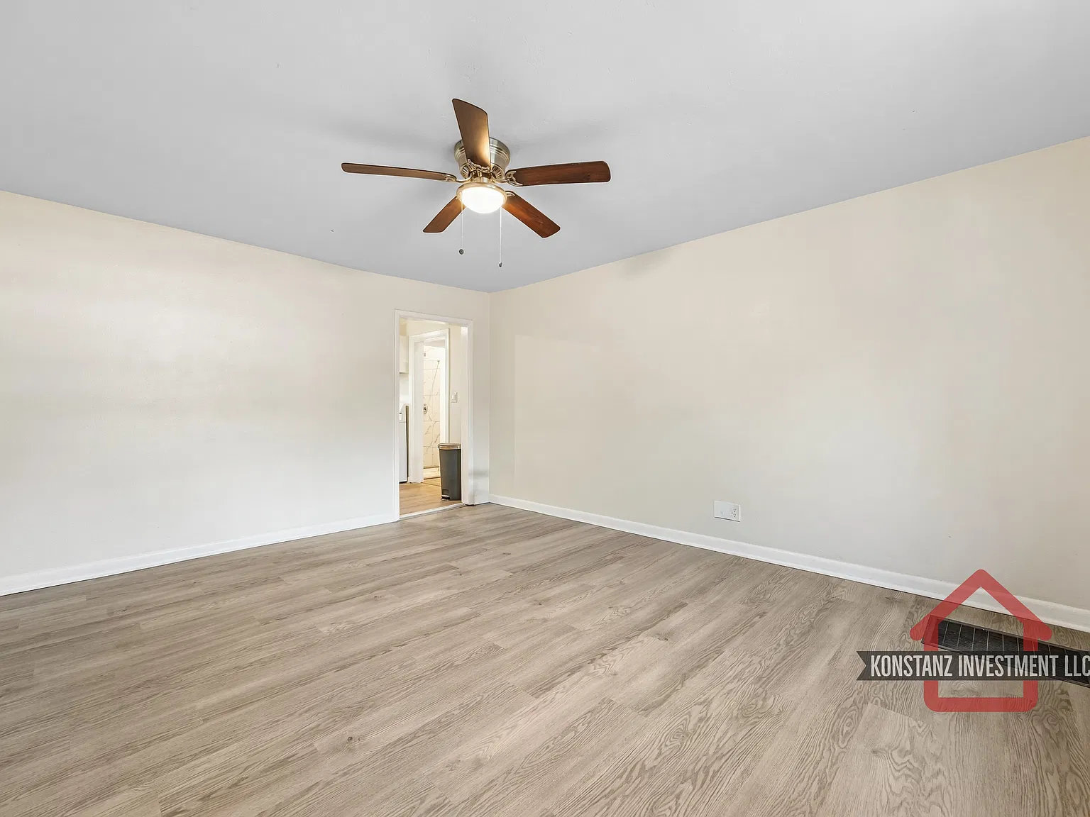 5 bed, 1300 sqft, $2,200 — Photo 3