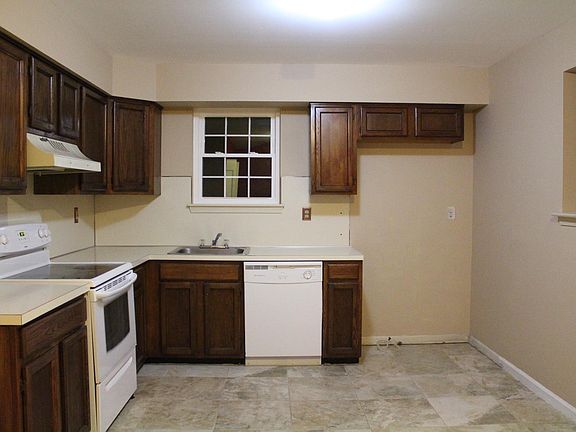 Large Kitchen with Greenhouse Window