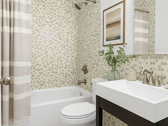 5th image of 36 W 35th St #D4