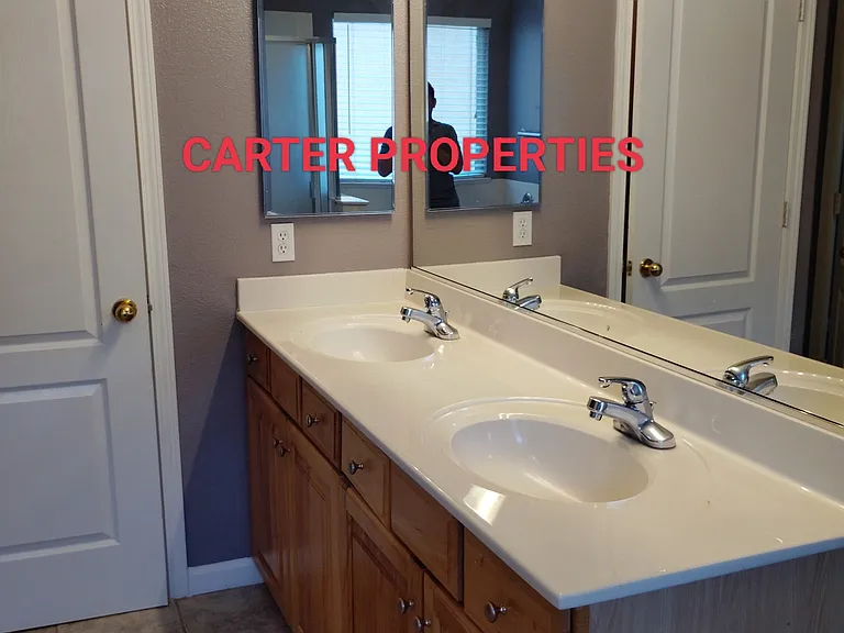 4437 Giselle Ln — Photo 5