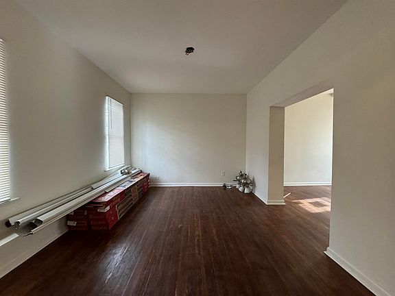 4th image of 253 Clinton Ave