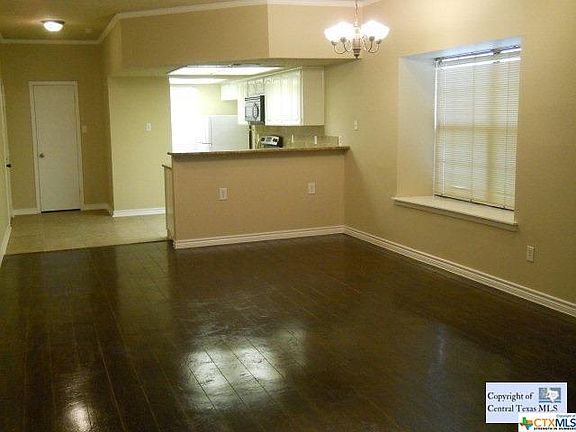 4th image of 474 Seele St APT 1B