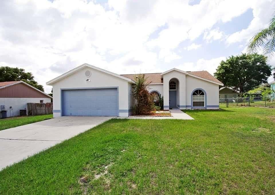 1st image of 802 Hunt Dr