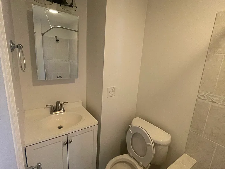 70 Joy St #13 — Photo 28