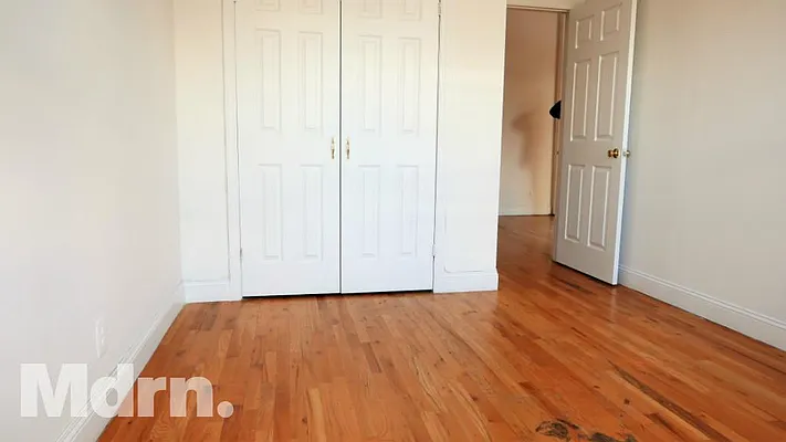 Rented by Mdrn Residential | media 10