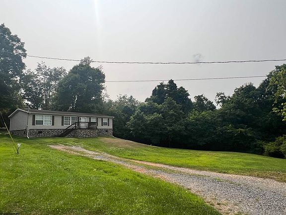3rd image of 1616 Angel Ln