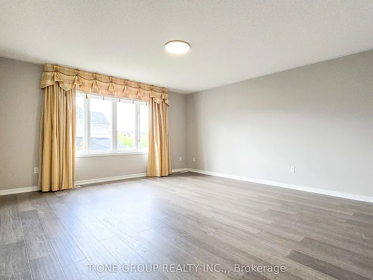 106 Castleglen Blvd — Photo 14