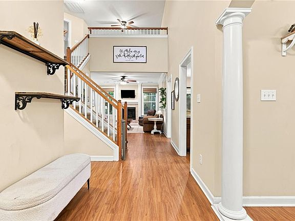 4th image of 22305 Charthouse Ln