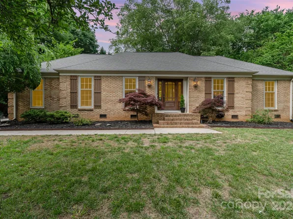 3816 Dunlanwood Cir, Charlotte, NC 28226