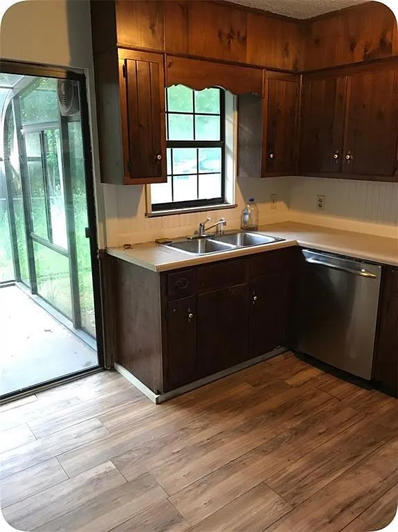 4 bed, 1200 sqft, $1,950 — Photo 1