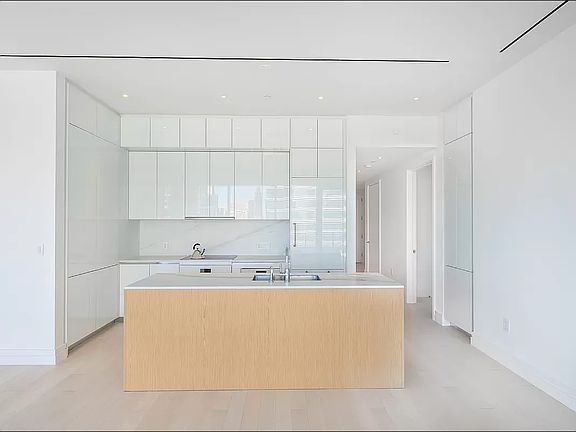 4th image of 200 E 59th St #21E