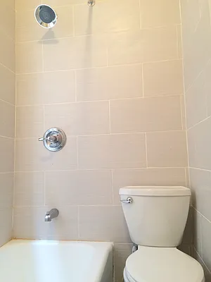 Rented by Uptown Flats LLC | media 9